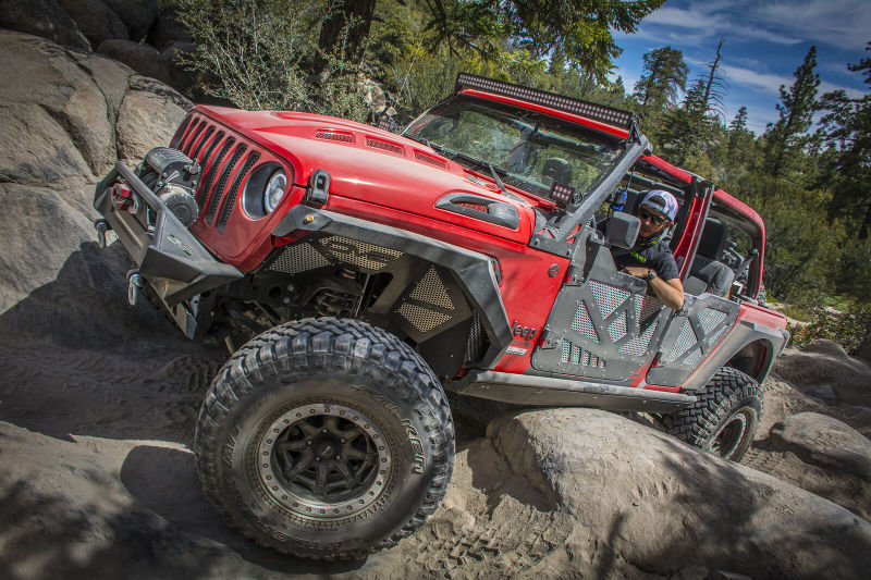 DV8 Offroad 2018+ Jeep Wrangler JL Front Inner Fenders - Black on rocky terrain