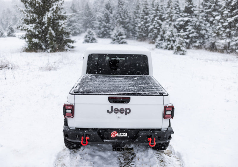BAK 20-21 Jeep Gladiator Revolver X4s 5ft Bed Cover in snow