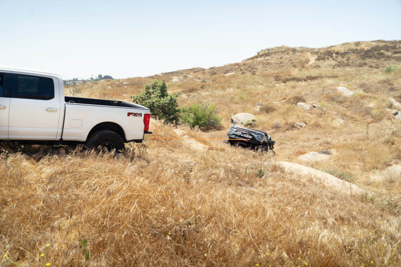 DV8 Offroad Elite Series D-Ring Shackles - Pair (Black) Secondary image