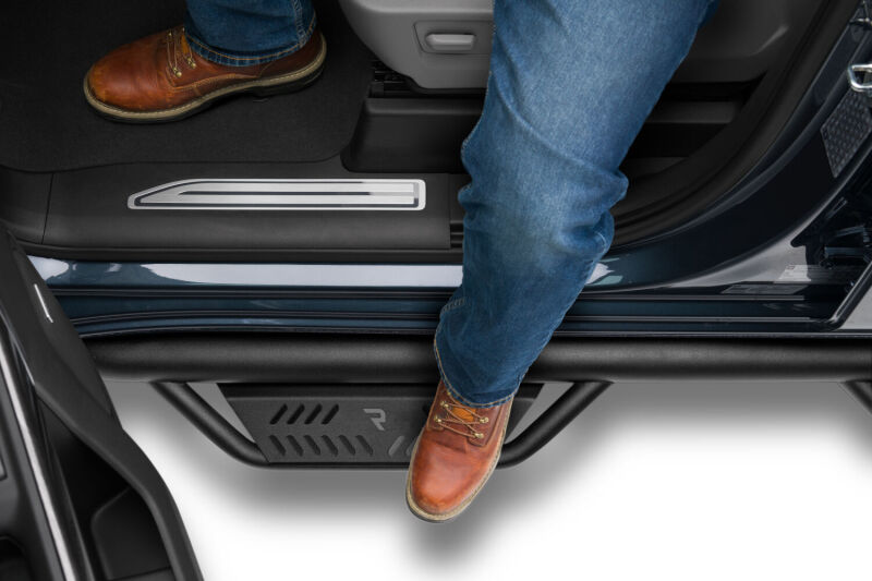 N-Fab Podium LG 2019 Chevy/GMC 1500 Crew Cab - Cab Length - Tex. Black - 3in. step installation photo.