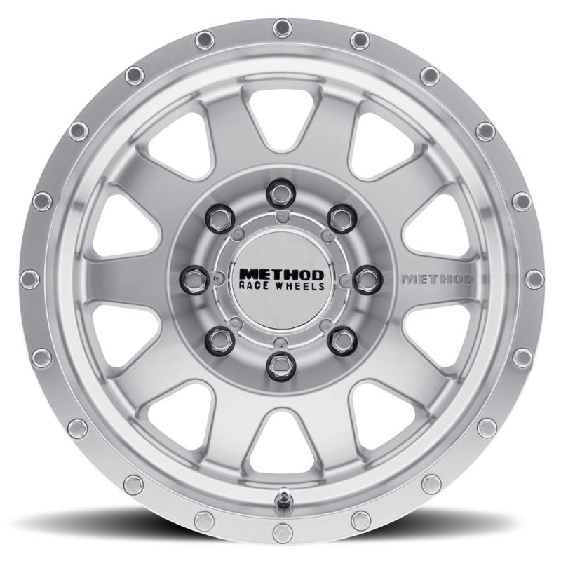 Method MR301 The Standard 18x9 +18mm Offset 8x170 130.81mm CB Machined/Clear Coat Wheel Secondary image
