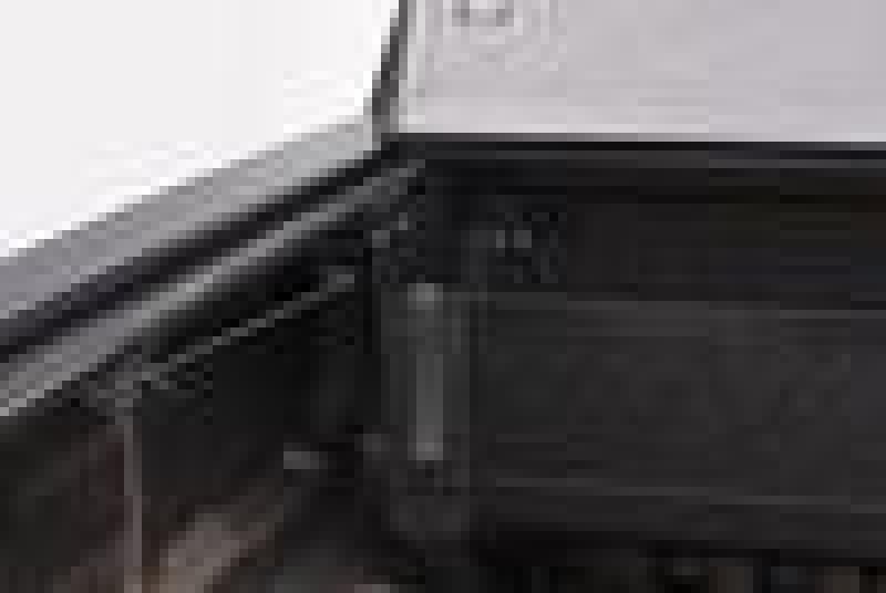 BAK 15-20 Chevy Colorado/GMC Canyon 5ft Bed BAKFlip G2 closeup