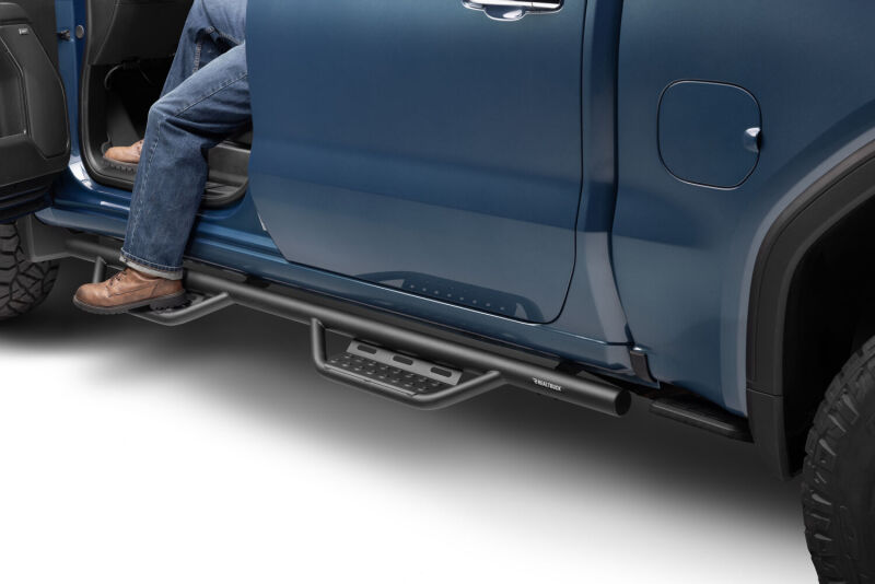 N-Fab RS Nerf Step 19-20 Chevy 1500 (Next Gen) / 20-21 Chevy 2500/3500 CC - Cab Length - Tex. Black on truck