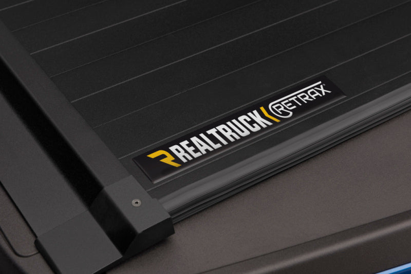 Retrax 17-22 Ford F-250/F-350 Super Duty (Short Bed) Retrax IX on truck bed.