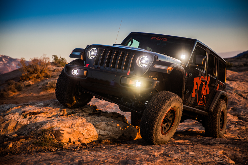 Fox 2018+ Jeep Wrangler JL 2.0 Performance Series 9.6in Smooth Body IFP Front Shock 0-1.5in. Lift on rocky terrain
