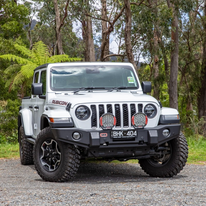 ARB 87-96 Jeep Wrangler YJ/ 97-06 Jeep Wrangler TJ Multi-fit Winch Bumper on Jeep Rubicon