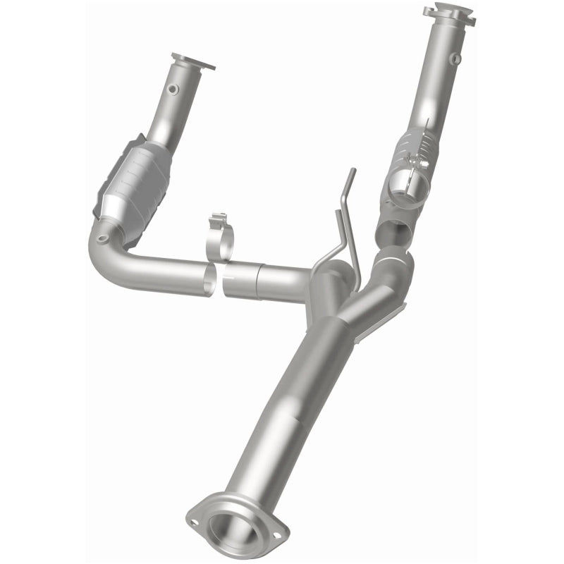 MagnaFlow Conv Direct Fit 11-16 Chevrolet Silverado 2500HD/3500HD / GMC Sierra 2500HD/3500HD catalytic converter