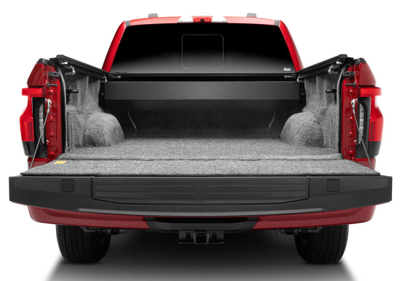 Retrax 21-22 Ford F-150 Super Crew/Super Cab (Incl. 2022 Lightning) 5.5ft Bed RetraxPRO MX view with open tailgate and bed.