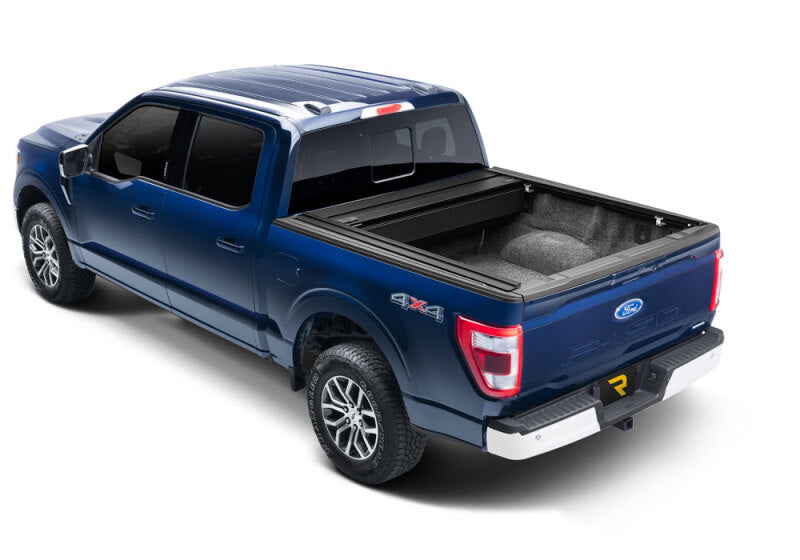 Retrax 21-22 Ford F-150 Super Crew/Super Cab (Incl. 2022 Lightning) 5.5ft Bed RetraxONE MX installed on blue truck