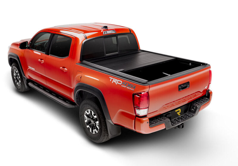 Retrax 2022+ Toyota Tundra CrewMax 5.5ft Bed w/Rail System (Excl Trail Special Edition) RetraxPRO MX Secondary image