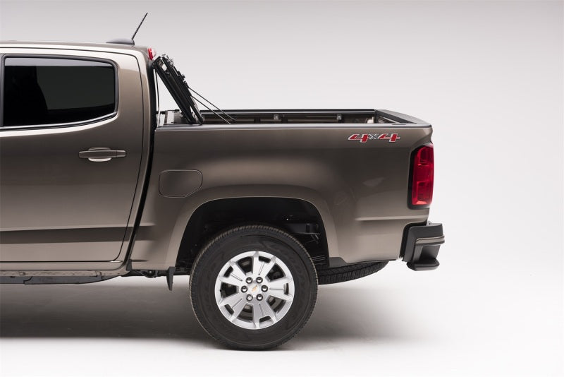 BAK 2020 Jeep Gladiator 5ft Bed BAKFlip G2 truck cover installed
