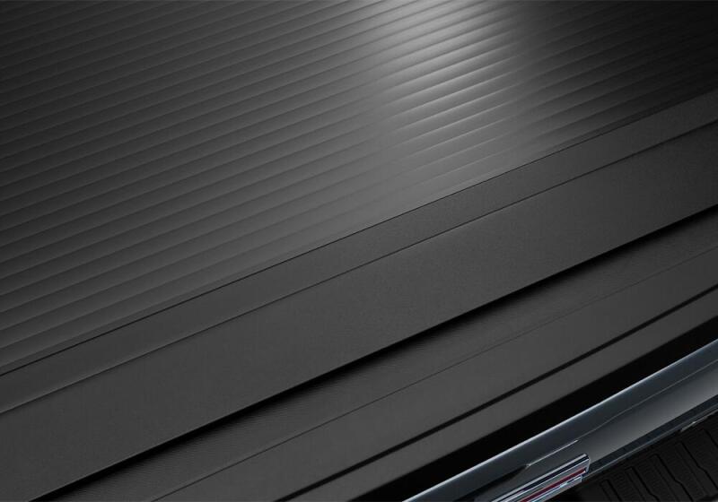 Retrax 2019 Chevy & GMC 5.8ft Bed 1500 RetraxONE XR close-up