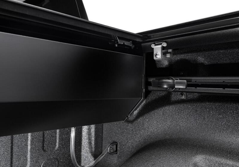 Retrax 14-up Chevy/GMC 5.8ft Bed / 15-up 2500/3500 RetraxPRO MX bed cover installation detail