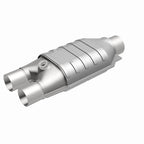 MagnaFlow Conv Univ 2/2.5 D/S Single O2 FED catalytic converter for offroad vehicles and SUVs.