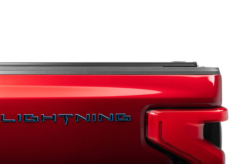 Retrax 21-22 Ford F-150 Super Crew/Super Cab (Incl. 2022 Lightning) 5.5ft Bed RetraxPRO MX close-up image.