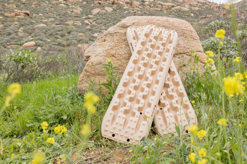 DV8 Offroad DV8 Xtract Traction Boards | Pair | Tan Secondary image