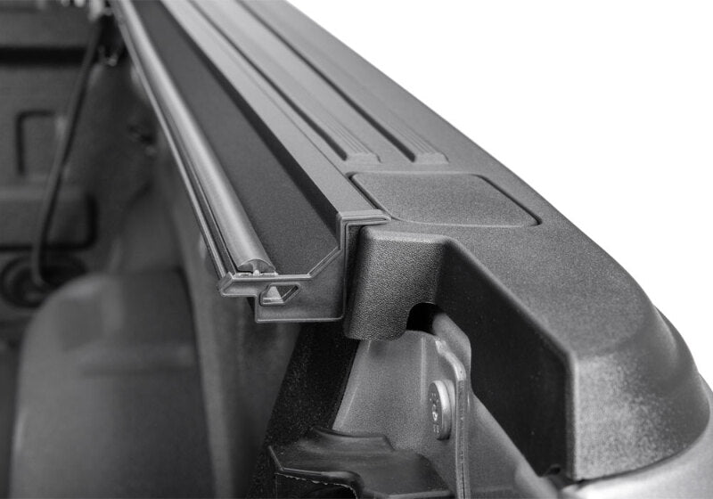 BAK 21-22 Ford F-150 (Incl. 2022 Lightning) BAKFlip G2 bed cover edge detail