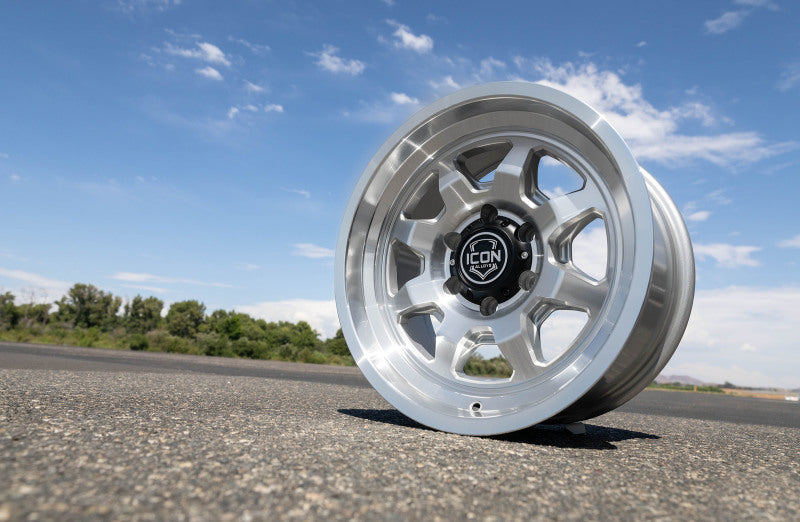 ICON Nuevo 17 X 8.5 5 X 5 6mm Offset 4.5in BS Silver Machined Secondary image