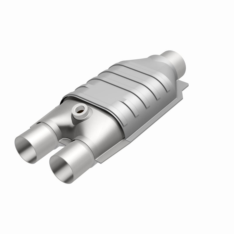 MagnaFlow Conv Univ 2/2.5 D/S Single O2 FED catalytic converter for off-road performance.
