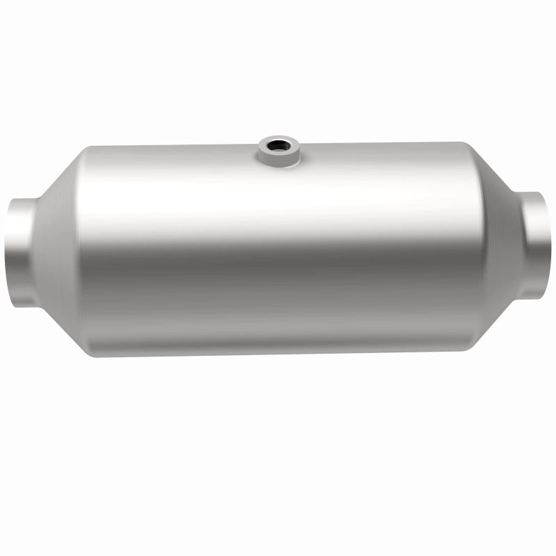 Magnaflow 3.00in. C/C 6in. spun body Universal Converter for offroad performance upgrades