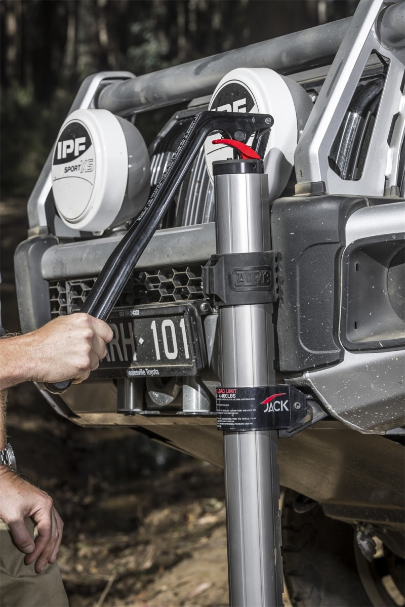 Using ARB Hydraulic Recovery Jack for off road recovery tasks
