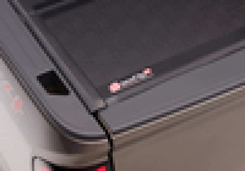 BAK 15-20 Chevy Colorado/GMC Canyon 5ft Bed BAKFlip G2 close-up view