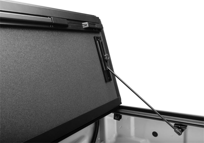 BAK 2022 Nissan Frontier 5ft Bed BAKFlip MX4 Matte Finish detail