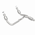 MagnaFlow Conv Direct Fit 14-16 GMC Sierra 1500 V6 4.3L catalytic converter assembly for better performance.