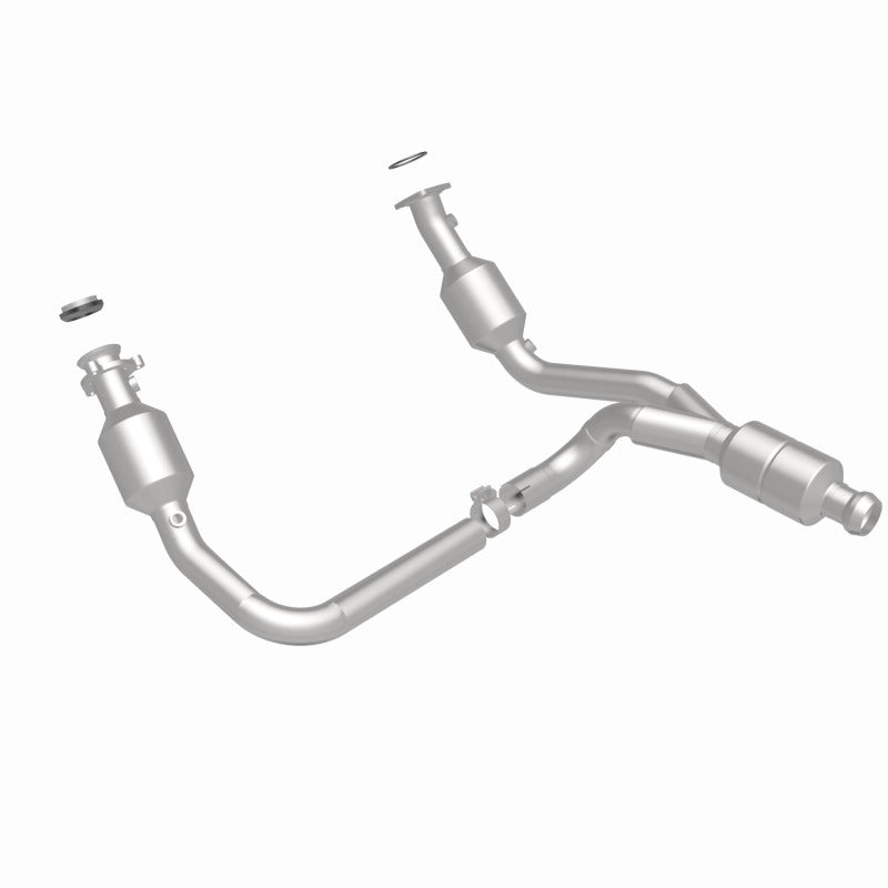 MagnaFlow Conv Direct Fit 14-16 GMC Sierra 1500 V6 4.3L catalytic converter assembly for better performance.