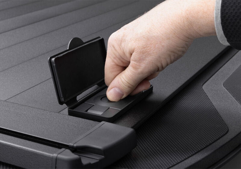 Retrax 2007-2020 Toyota Tundra CrewMax 5.5ft Bed RetraxPRO XR opening mechanism