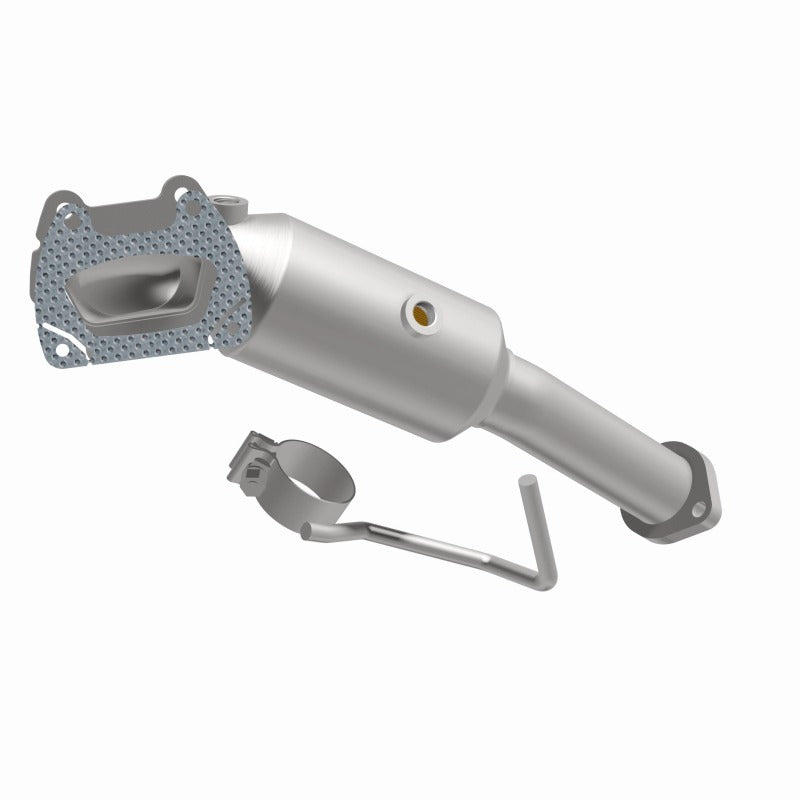 MagnaFlow Conv Direct Fit OEM 12-17 Jeep Wrangler 3.6L Underbody catalytic converter with mounting hardware.