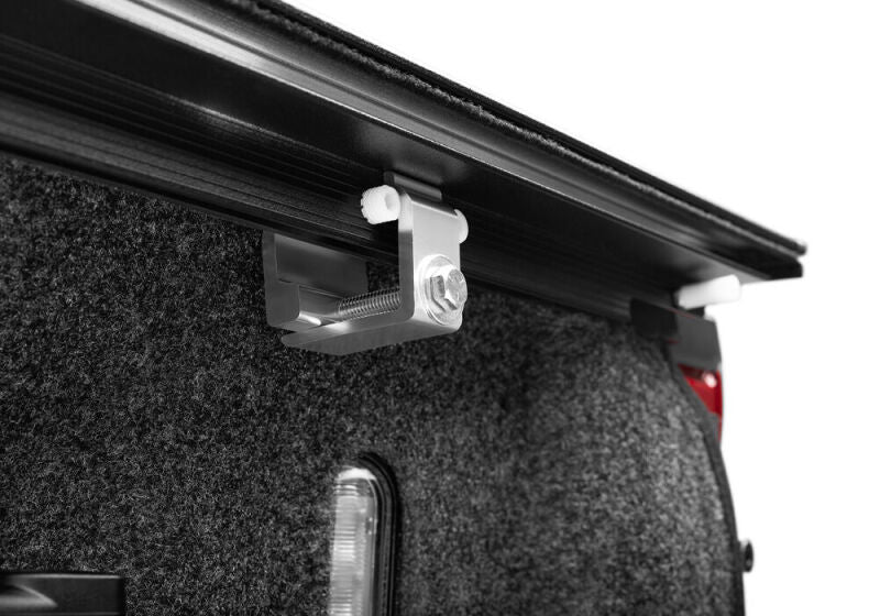 Retrax 21-22 Ford F-150 Super Crew/Super Cab 5.5ft Bed RetraxPRO MX cover hardware detail for offroad truck accessories online.