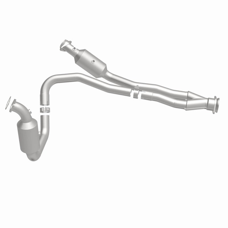 Magnaflow Conv DF 2015-2017 Transit-150 V6 3.5 OEM Underbody exhaust system for offroad performance upgrades.