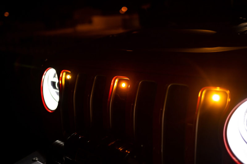 DV8 Offroad 2018+ Jeep JL Grill Amber Marker Lights at night