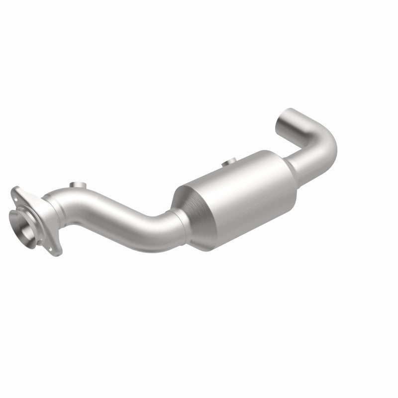 MagnaFlow 15-17 Ford F-150 XL V6 3.5L Direct Fit OEM Grade Federal Catalytic Converter for offroad performance upgrades.