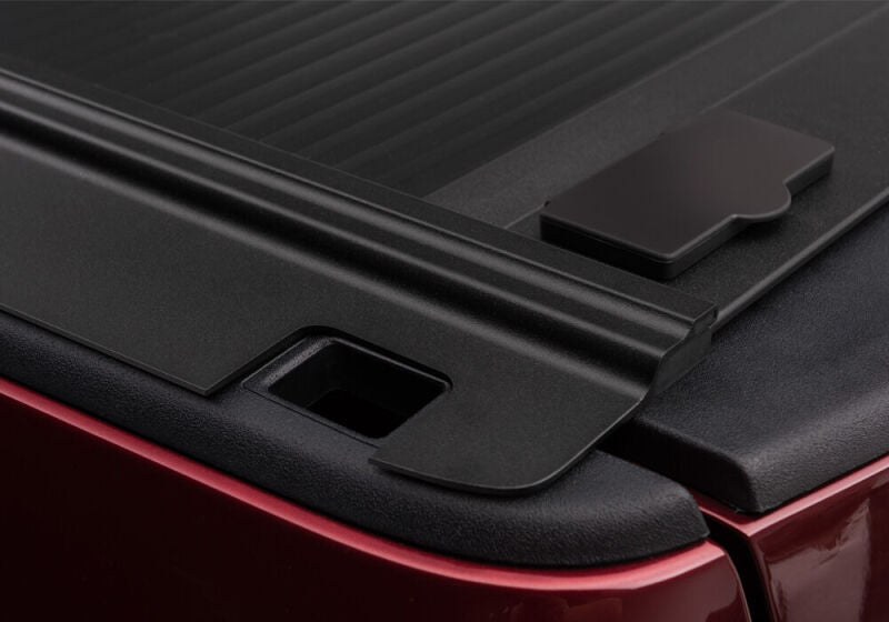 Retrax 2019 Ram 1500 RetraxONE MX truck bed cover close-up