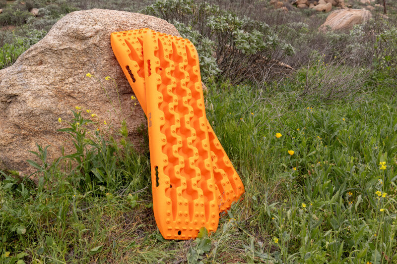 DV8 Offroad DV8 Xtract Traction Boards | Pair | Orange Secondary image