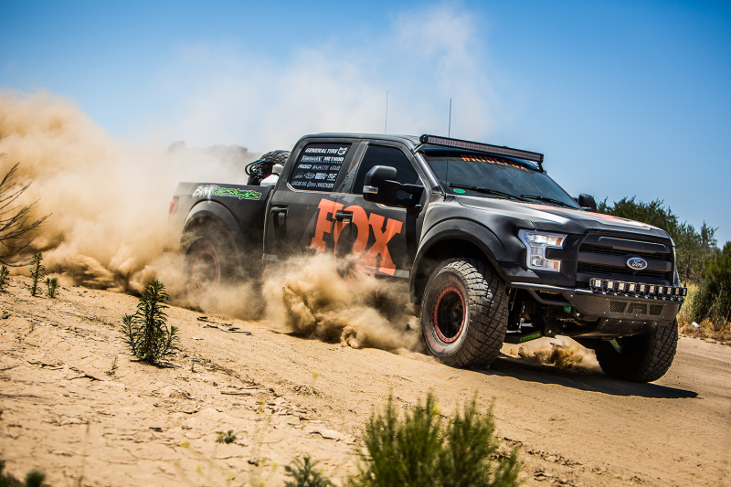 Fox 17 Ford F250/F350 2.0 Performance Series 12.6in Smooth Body IFP Rear Shock /1.5-3.5in lift on off-road truck