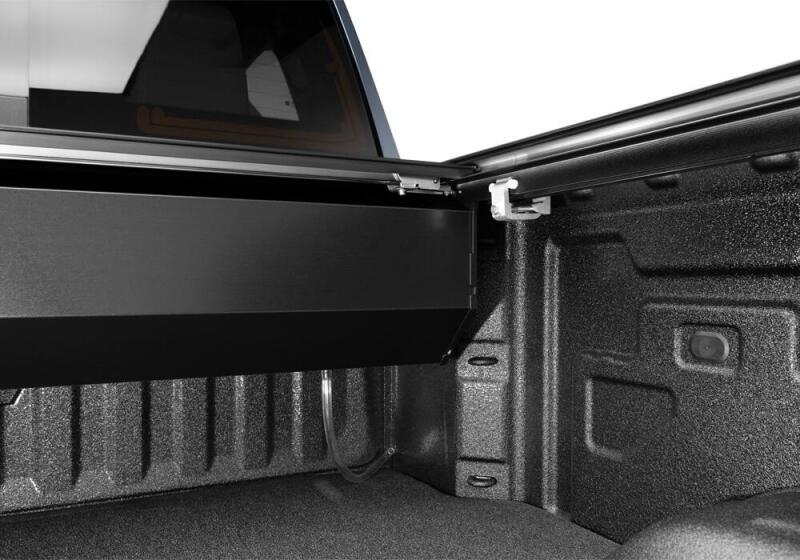 Retrax 2020 Chevrolet / GMC HD 8ft Bed 2500/3500 RetraxPRO MX interior view with secure storage.
