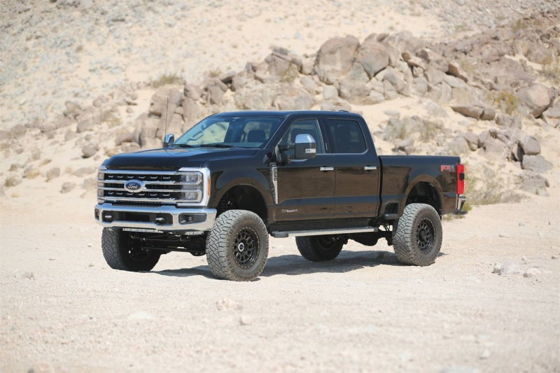 Fabtech 17-20 Ford F250/350 4WD 6in Rear Block Kit installed