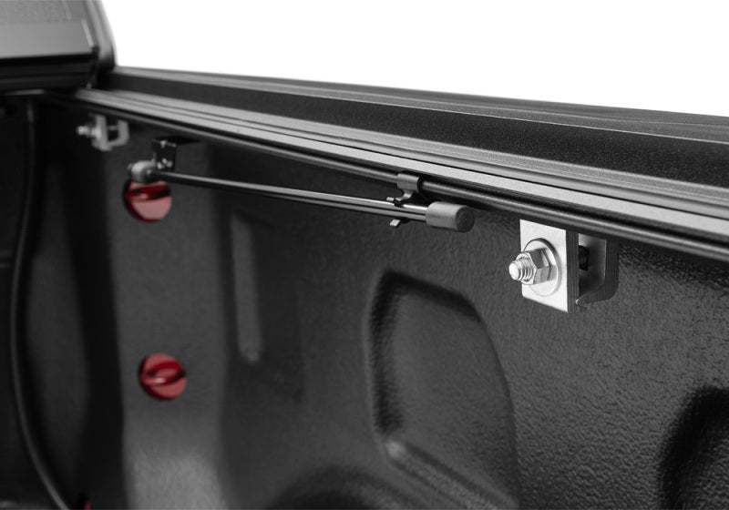 BAK 19-20 Chevy Silverado 6ft 6in Bed 1500 (New Body Style) BAKFlip G2 interior detail with integrated buckle system