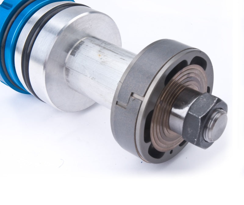 King Shocks 96-02 Toyota 4Runner Front 2.5 Dia Internal Reservoir Coilover (Pair) close-up shot of coilover component
