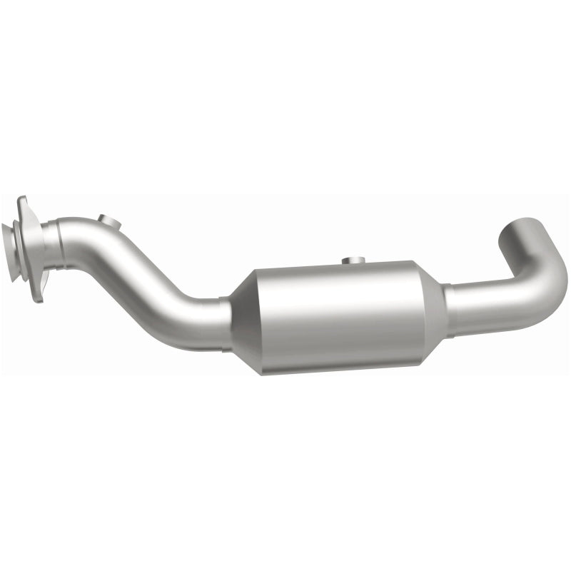 MagnaFlow 15-17 Ford F-150 XL V6 3.5L Direct Fit OEM Grade Federal Catalytic Converter for offroad performance upgrades.