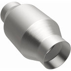 MagnaFlow Conv Univ 2.5in Inlet/Outlet Center/Center Round catalytic converter for offroad performance upgrades.