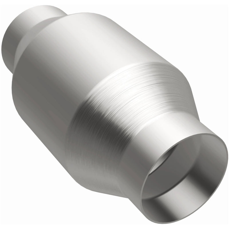 MagnaFlow Conv Univ 2.5in Inlet/Outlet Center/Center Round catalytic converter for offroad performance upgrades.