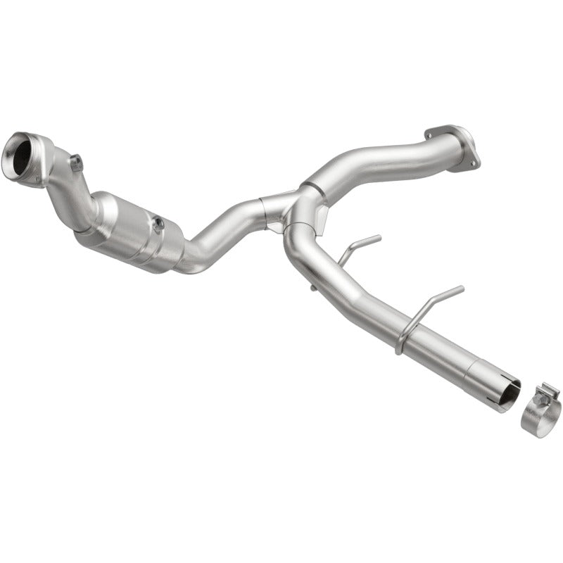 Magnaflow Conv DF 2011-2014 F-150 V6 3.5L OEM Underbody exhaust, offroad performance upgrades for trucks.