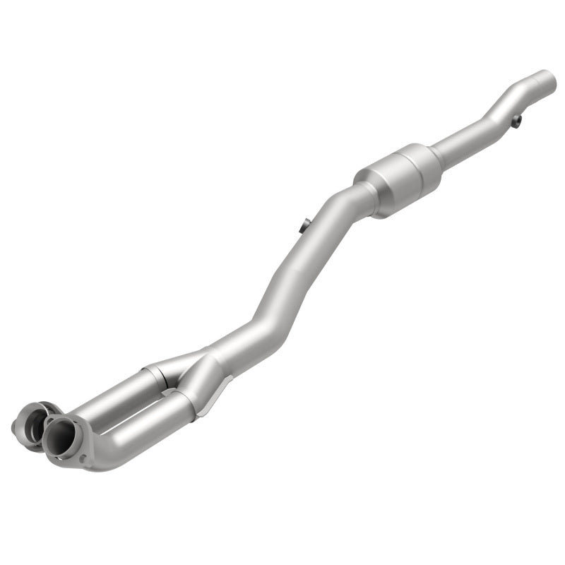 MagnaFlow Direct Fit Catalytic Converter 96-97 BMW 840 4.4L Driver Side Secondary image