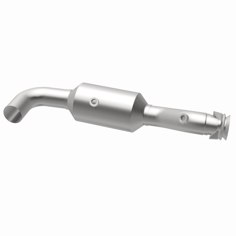 MagnaFlow 15-17 Ford F-150 XL V6 3.5L Direct Fit OEM Grade Federal Catalytic Converter for offroad performance upgrades.