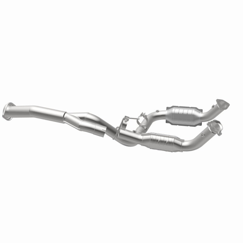 MagnaFlow Conv Direct Fit 11-16 Chevrolet Silverado 2500HD/3500HD / GMC Sierra 2500HD/3500HD catalytic converter image