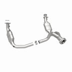 MagnaFlow Conv DF 07-08 Escalade 6.2 Driver Side OEM catalytic converter for offroad performance upgrades.